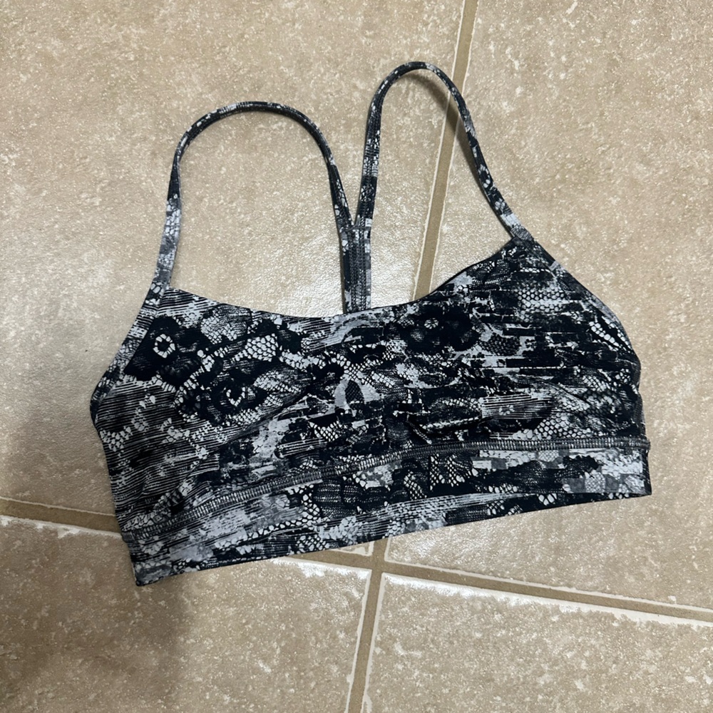 Lululemon Power Y Sports Bra - SIZE 6